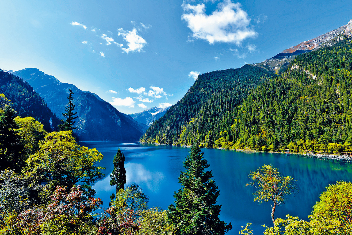 直航成都九寨溝牟尼溝達古冰川都江堰8天商務遊